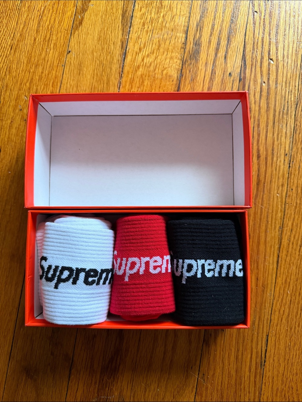 Supreme 3-Pack Ribbed Crew Socks in White, Red & Black - Picture 3 of 4
